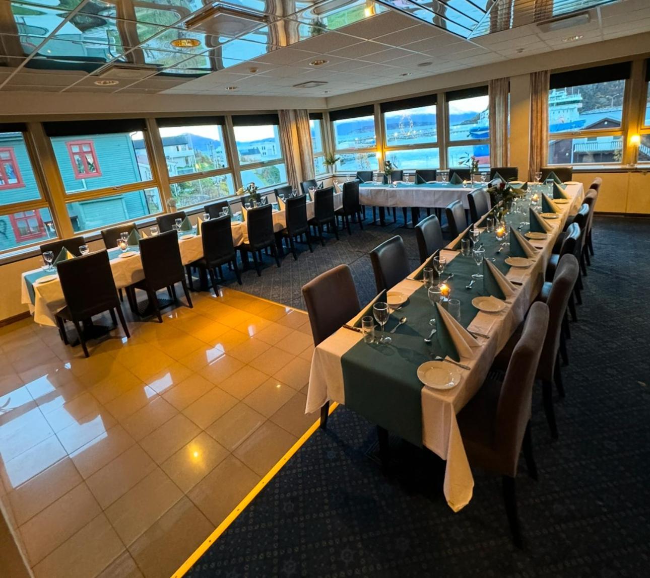 Hotell Maritim Skjervøy エクステリア 写真