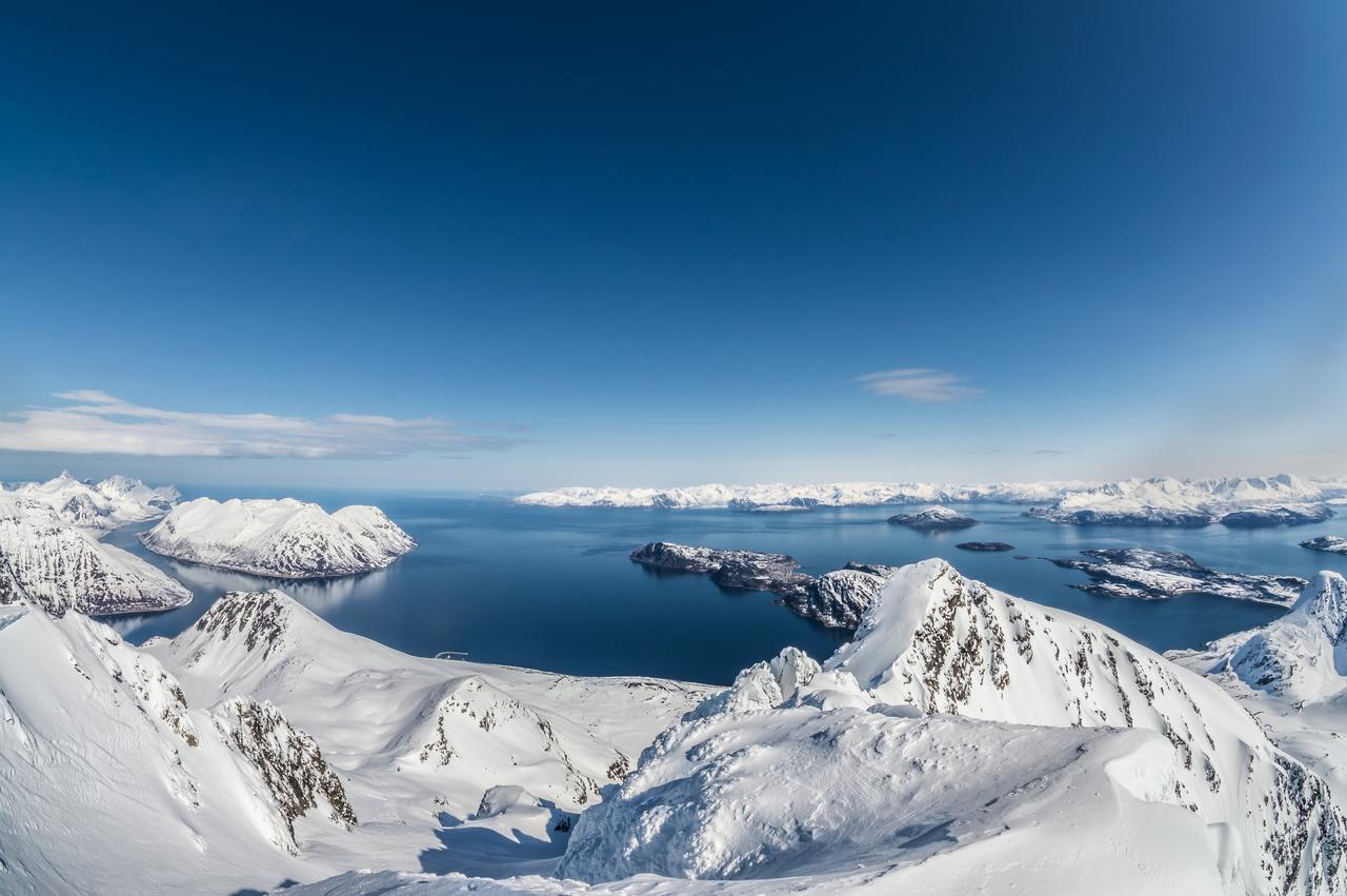 Hotell Maritim Skjervøy エクステリア 写真